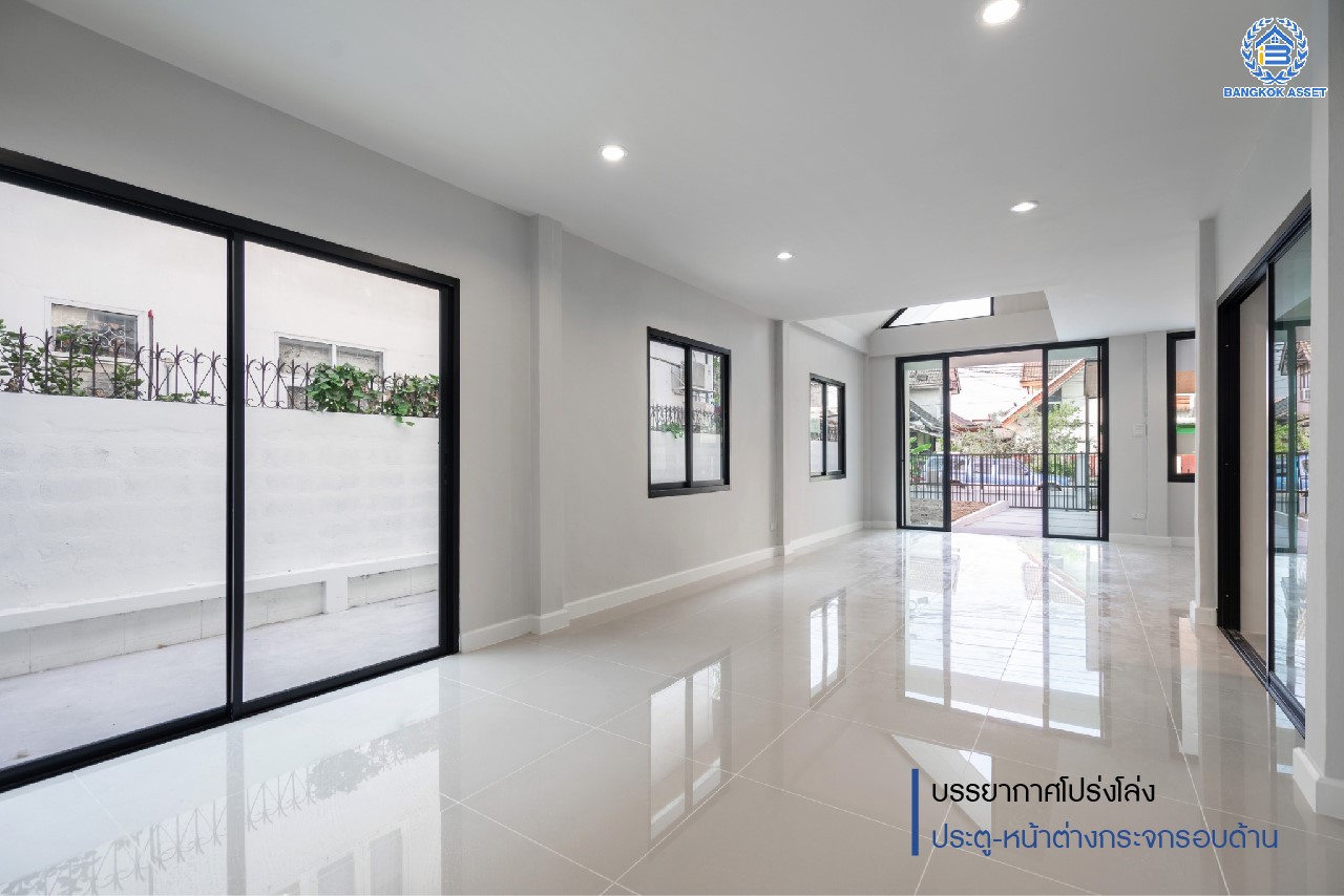 บ้านมือสองตกแต่งใหม่ ทำเลใจกลางเมือง ม.บ้านประชาชื่น ประชาชื่น-สามัคคี เนื้อที่ 60 ตร.ว. ฟังก์ชัน 3 ห้องนอน 2 ห้องน้ำ 2 ที่จอดรถ บนทำเลเดินทางสะดวก เชื่อมต่อหลายเส้นทาง ใกล้เดอะมอลล์งามวงศ์วาน เซ็นทรัลแจ้งวัฒนะ ทางด่วน และรถไฟฟ้า (สายสีชมพู)